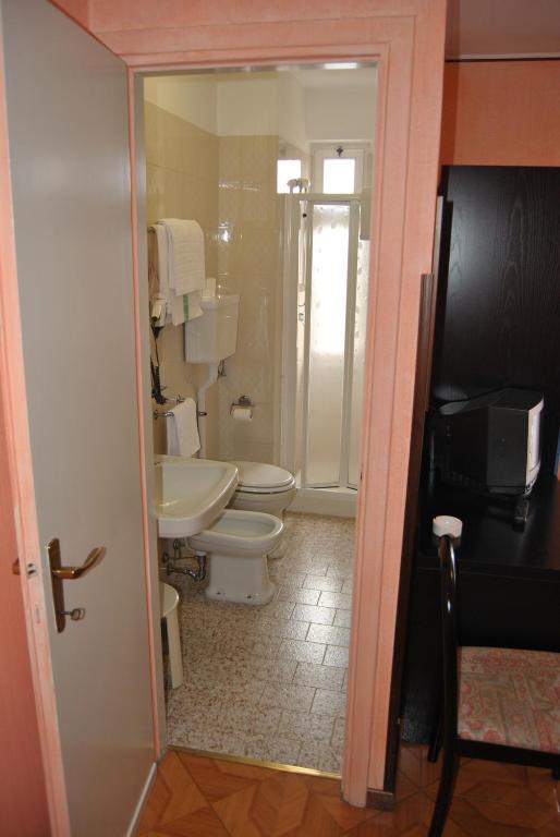 Hotel Villa Mon Toc Stresa Bilik gambar